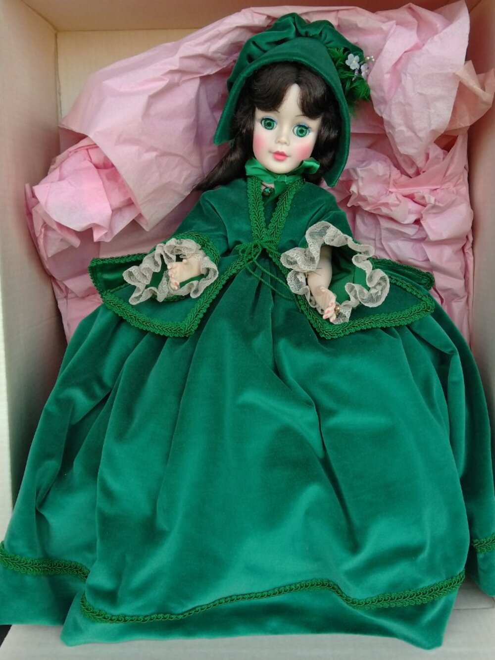 Madame Alexander Doll Scarlet 20" Style 2240 NEW IN BOX!